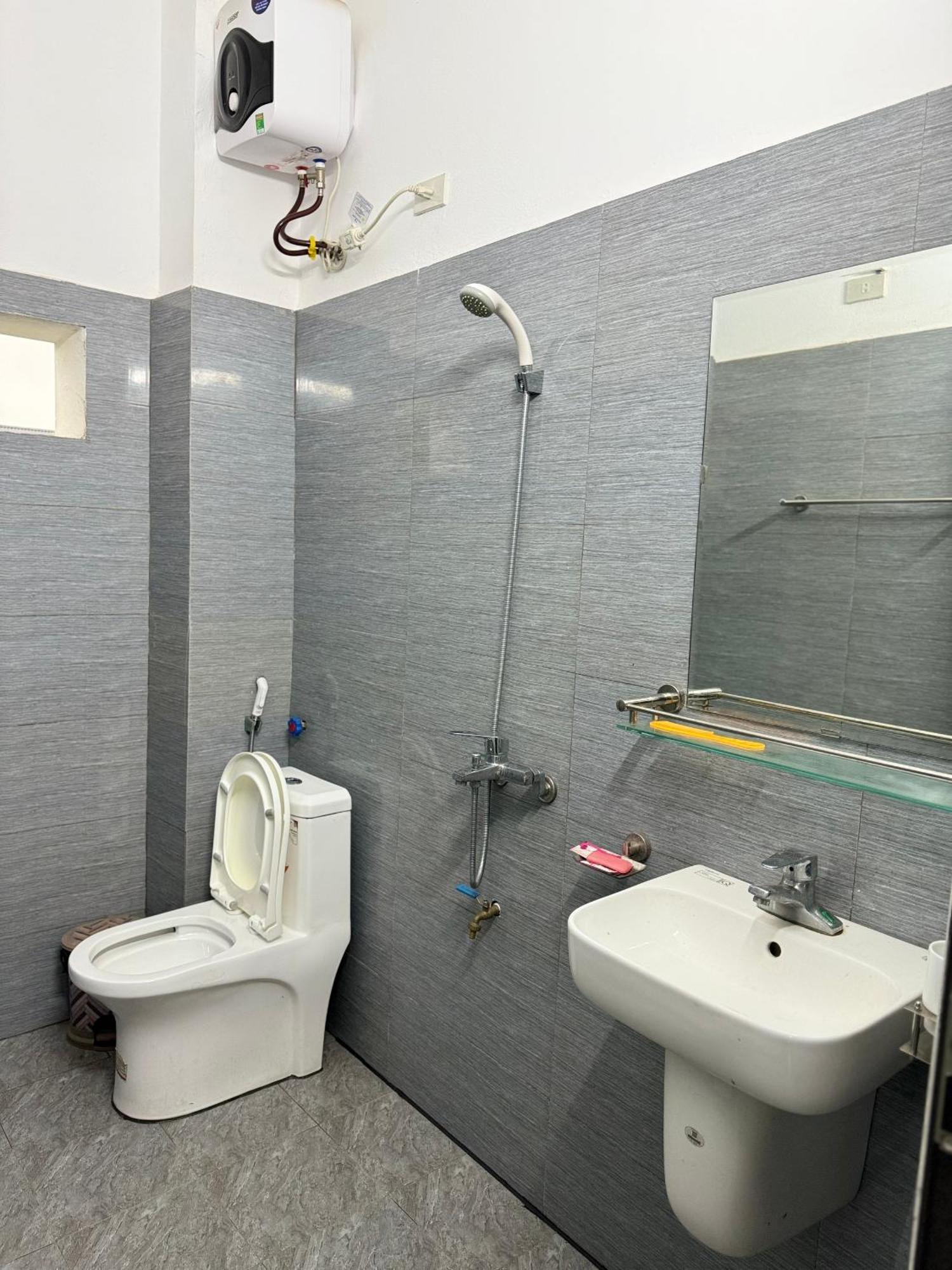 Hotel Minh Thang Nho Quan エクステリア 写真